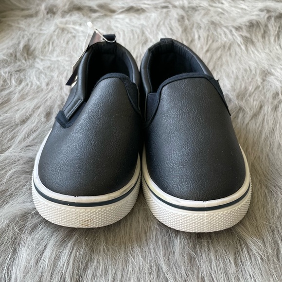 Beverly Hills Polo Club Other - NWT Boys Beverly Hills Polo Club slip-on faux leather sneakers. Navy size 9.